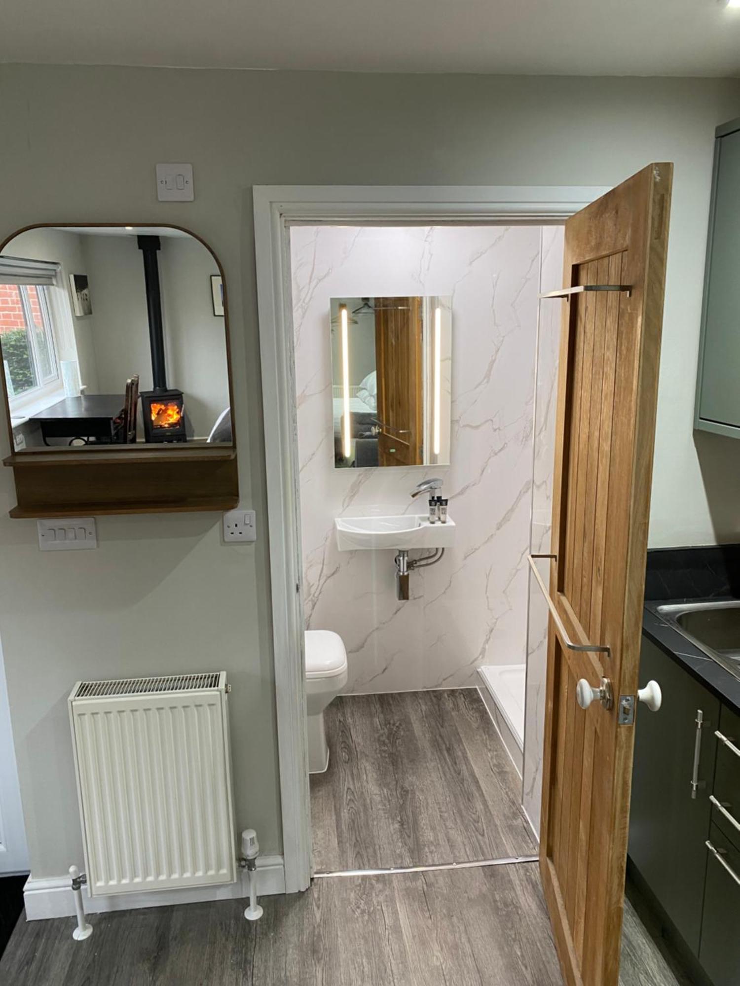 Spalding - Self Contained Studio Double - An Extra Single Bed Can Be Provided Exterior photo